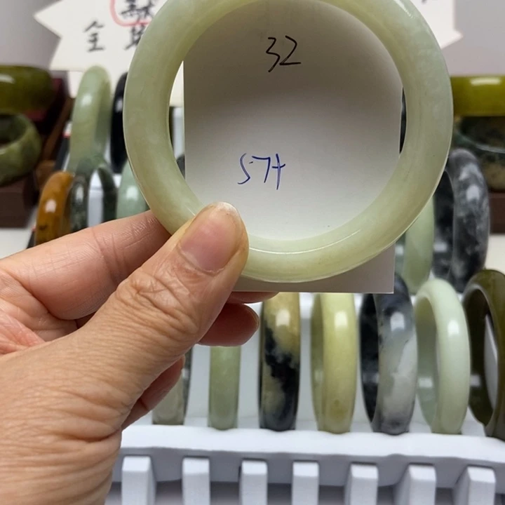 未镶嵌蛇纹石玉手镯