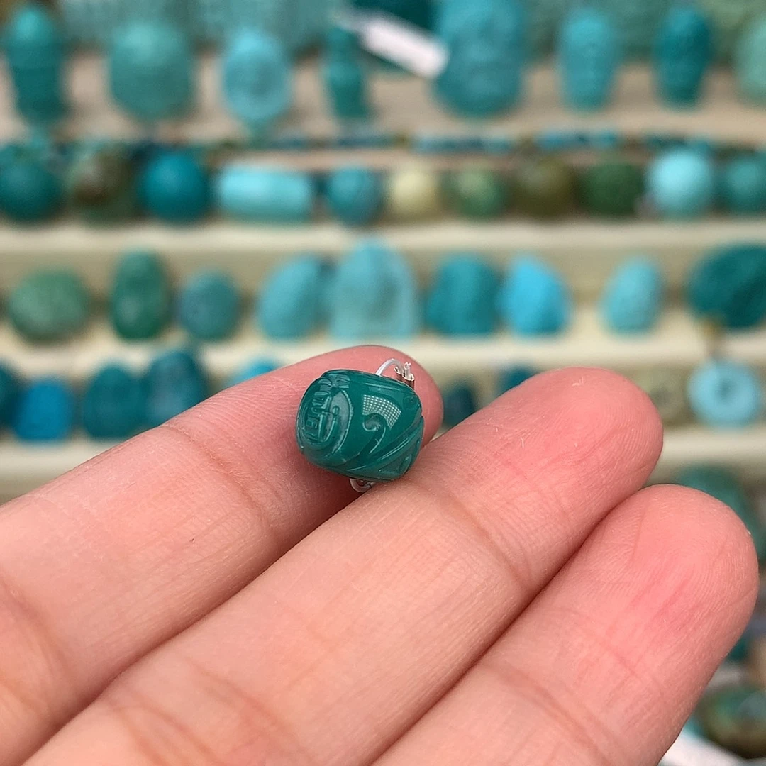 绿松石未镶嵌珠宝奇石9