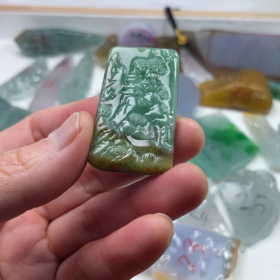 定制翡翠未镶嵌黄加绿翡翠