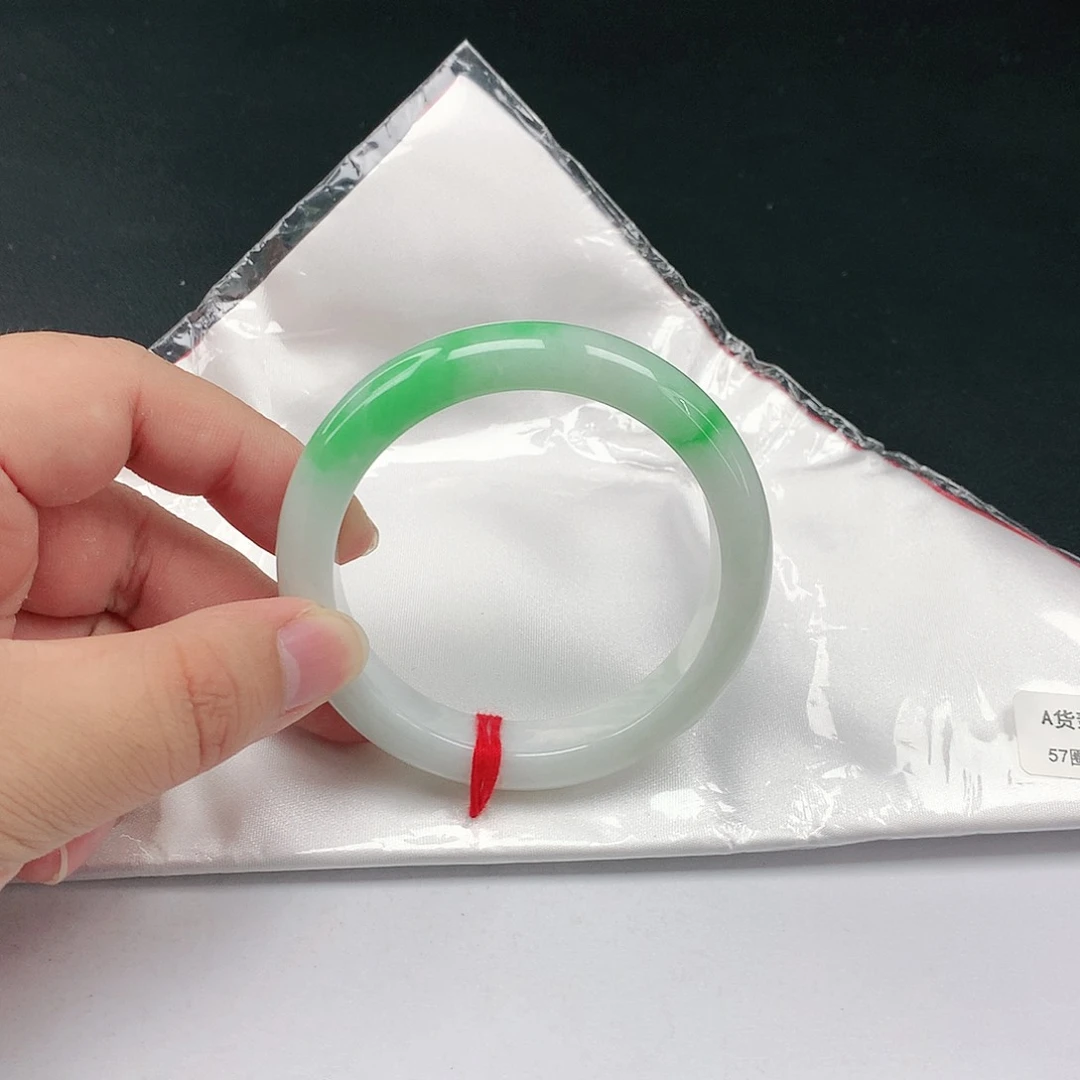 翡翠手镯未镶嵌翡翠527