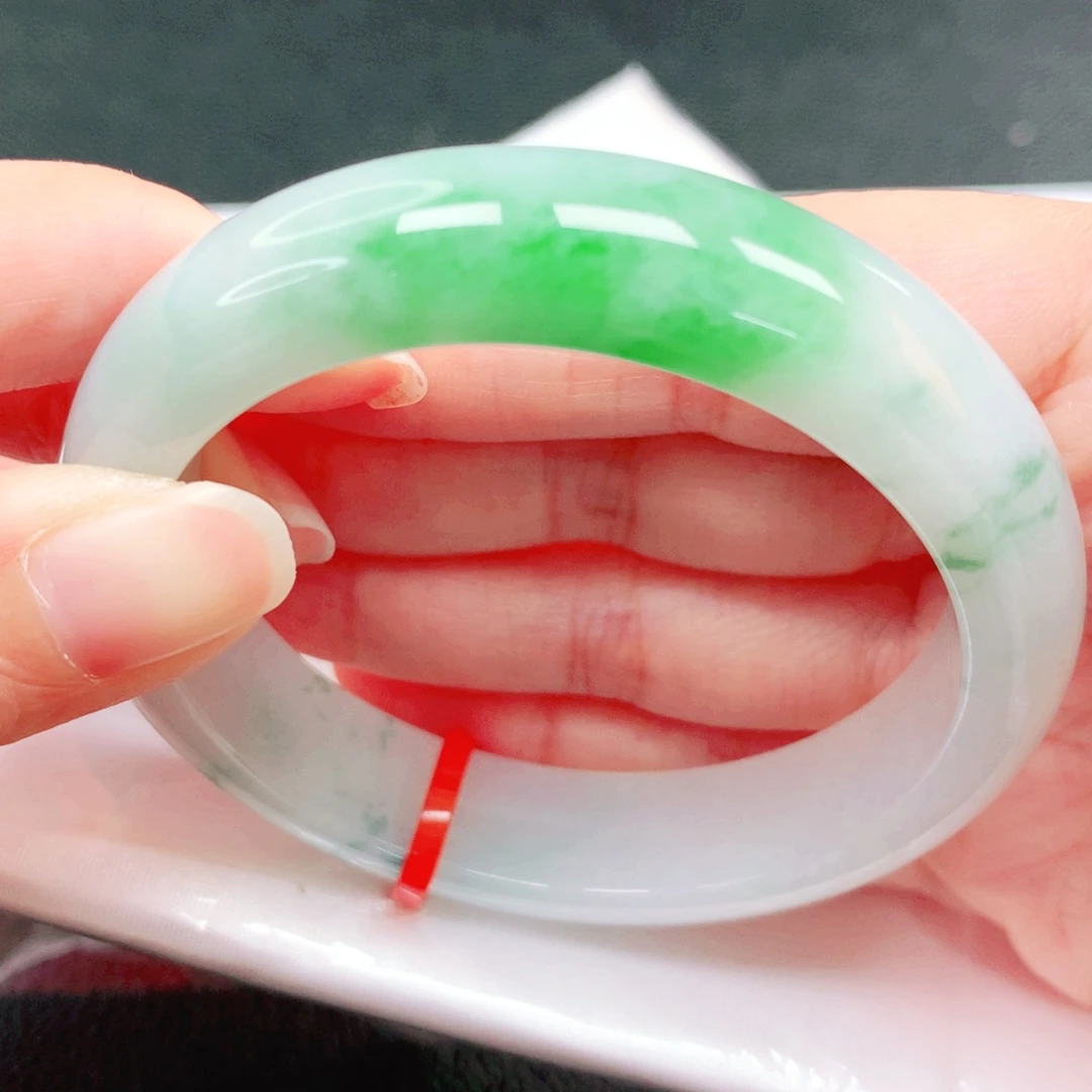 翡翠未镶嵌手镯55圈