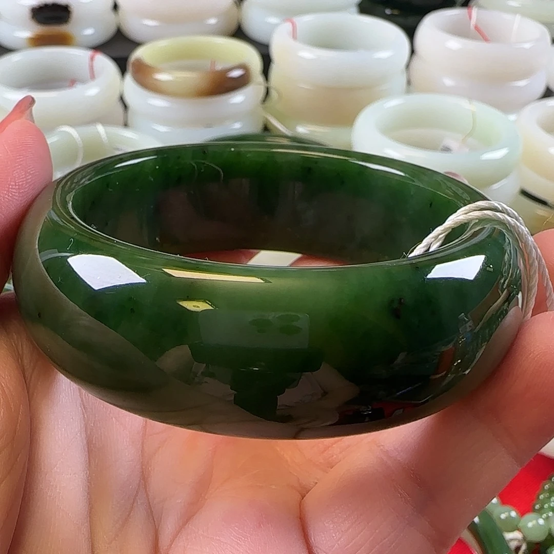 和田玉（碧玉）未镶嵌手镯