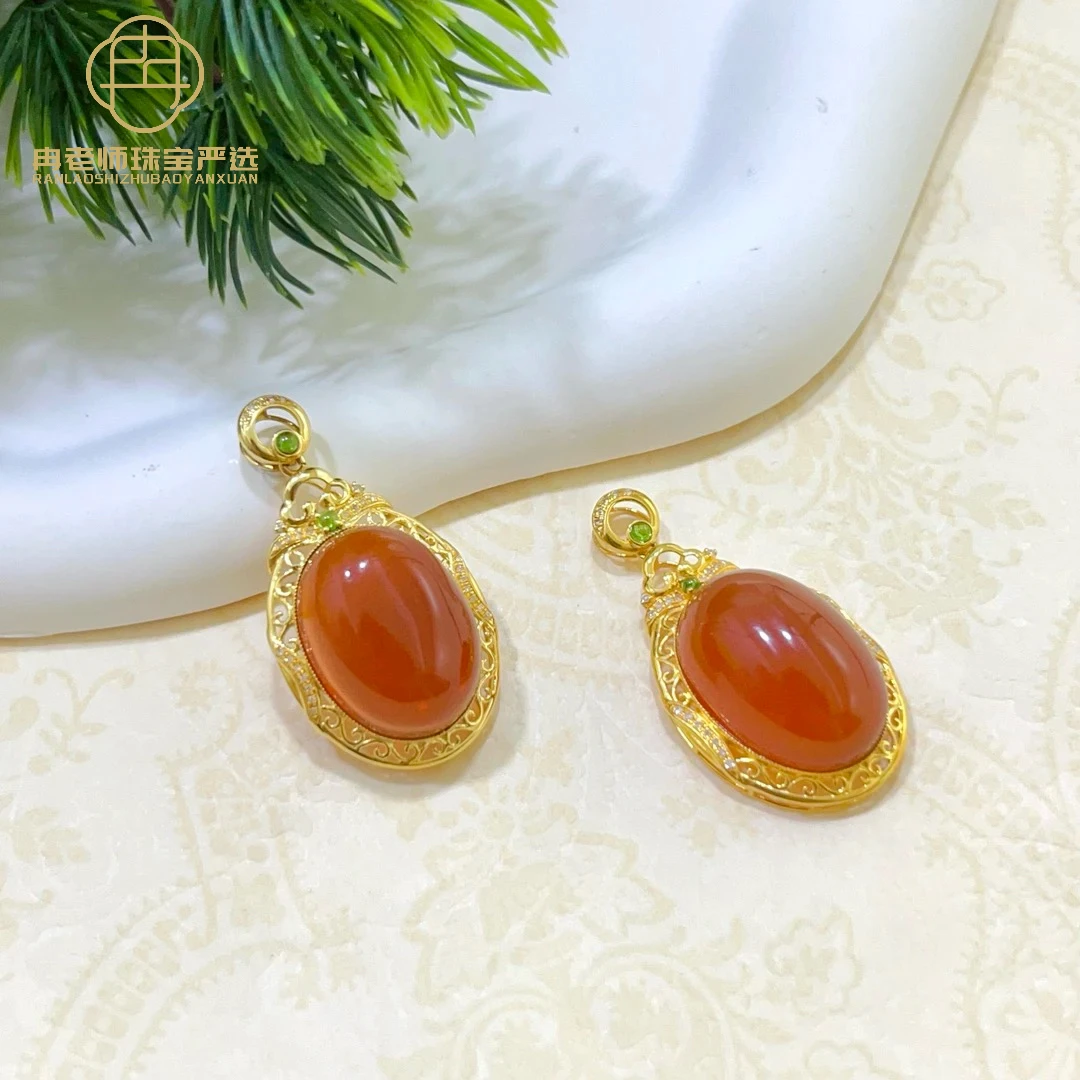 ZH1440天然欧泊圆形18K吊坠13*19mm多样性发其一