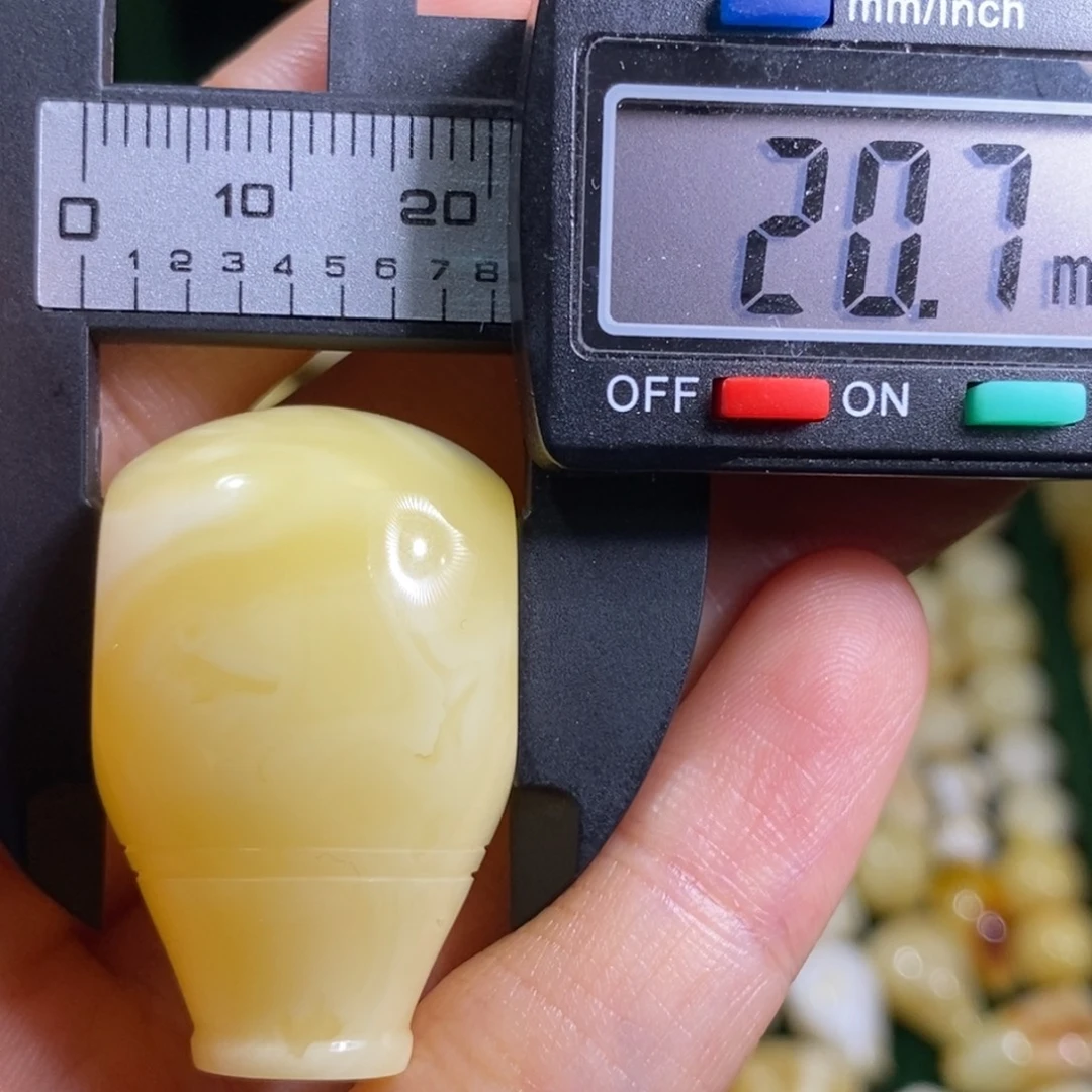 蜜蜡未镶嵌裸石配饰