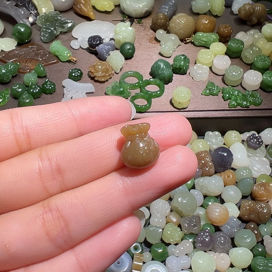 和田玉未镶嵌珠宝半成品