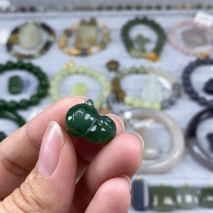 和田玉未镶嵌珠宝半成品