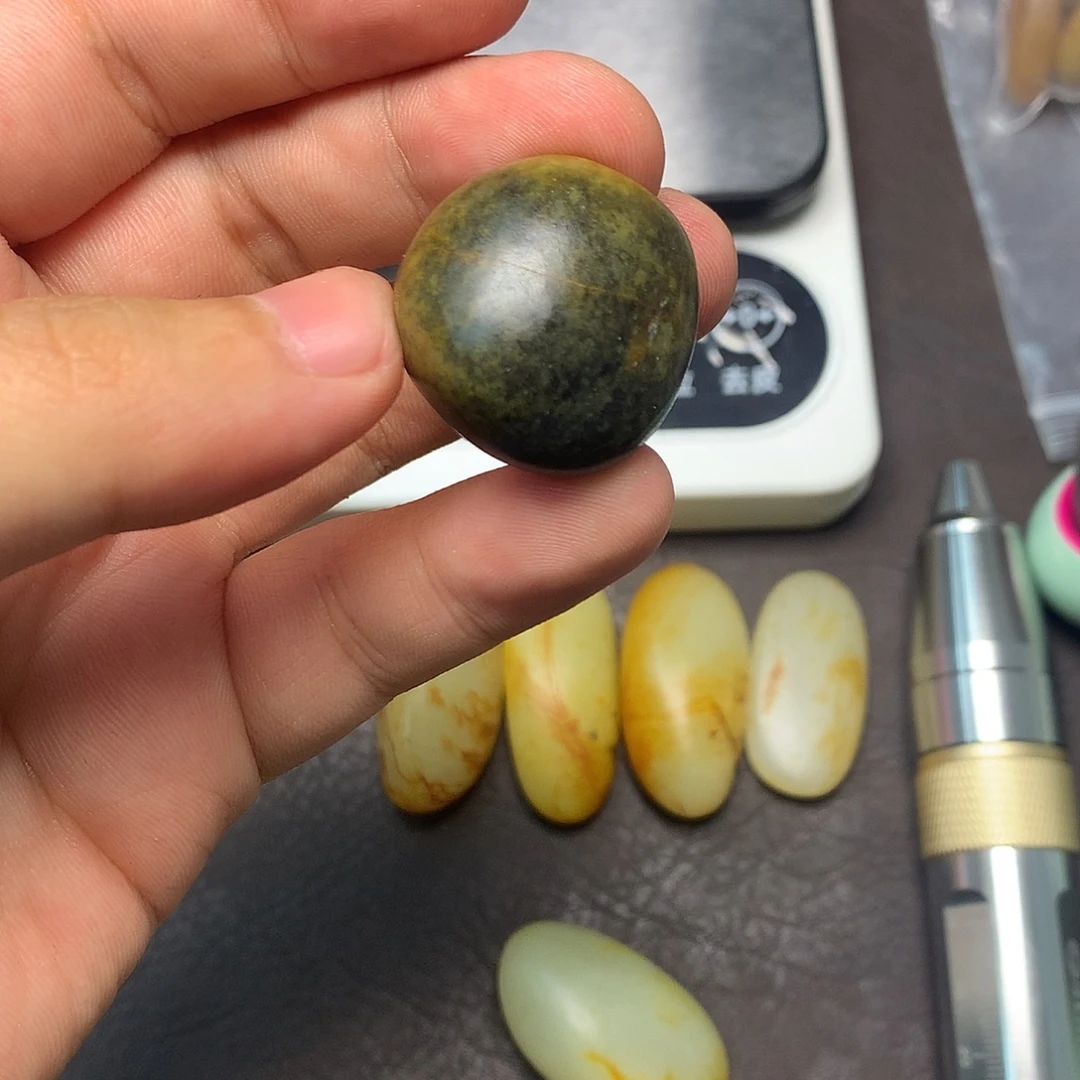 和田玉（糖玉）未镶嵌挂件