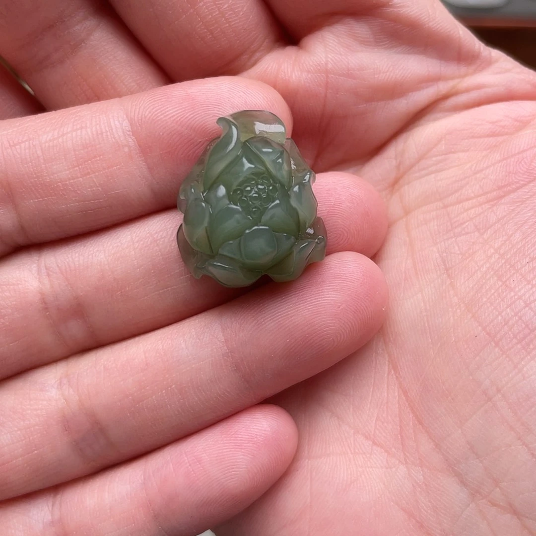 和田玉未镶嵌颈饰湖水绿牡丹花吊坠