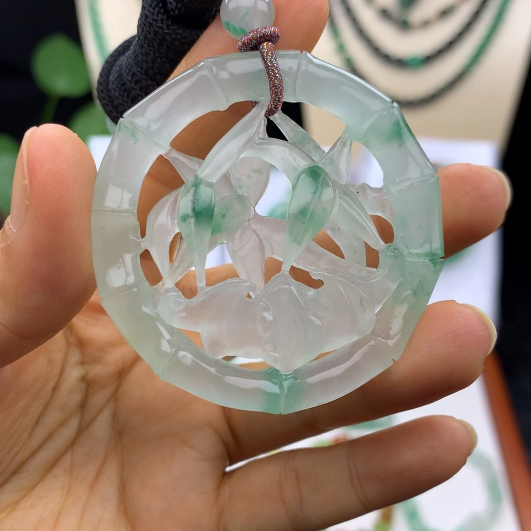 石英质玉未镶嵌颈饰