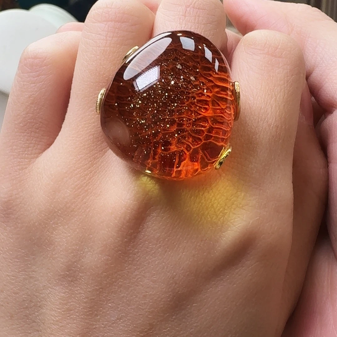 琥珀未镶嵌颈饰戒指