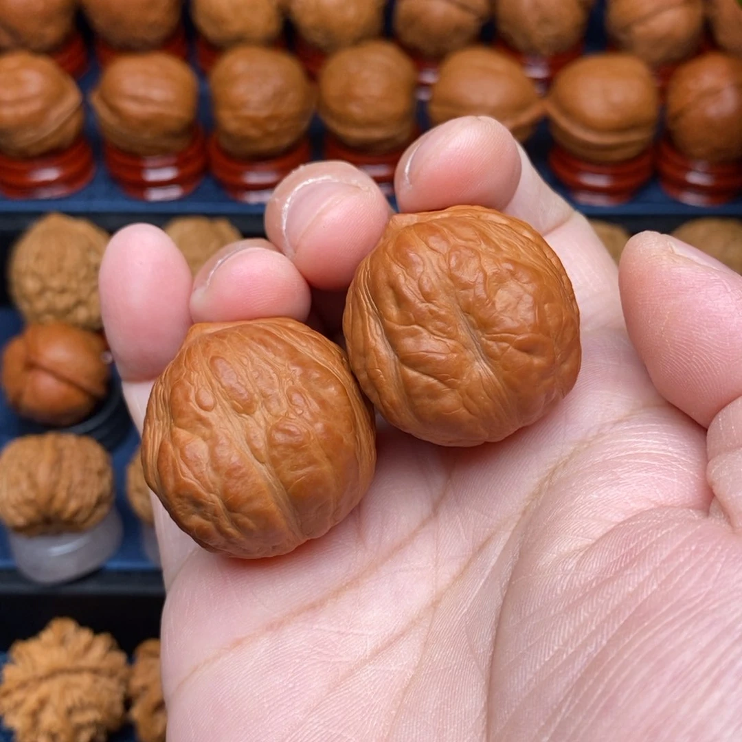 文玩核桃把件万**成手捻