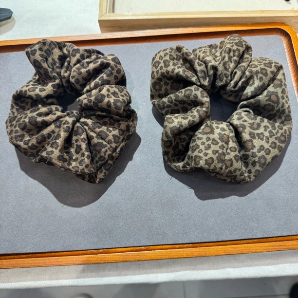 2119-豹纹发圈双色按色拍