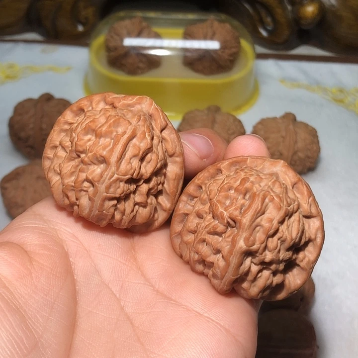 把件文玩核桃42三角白