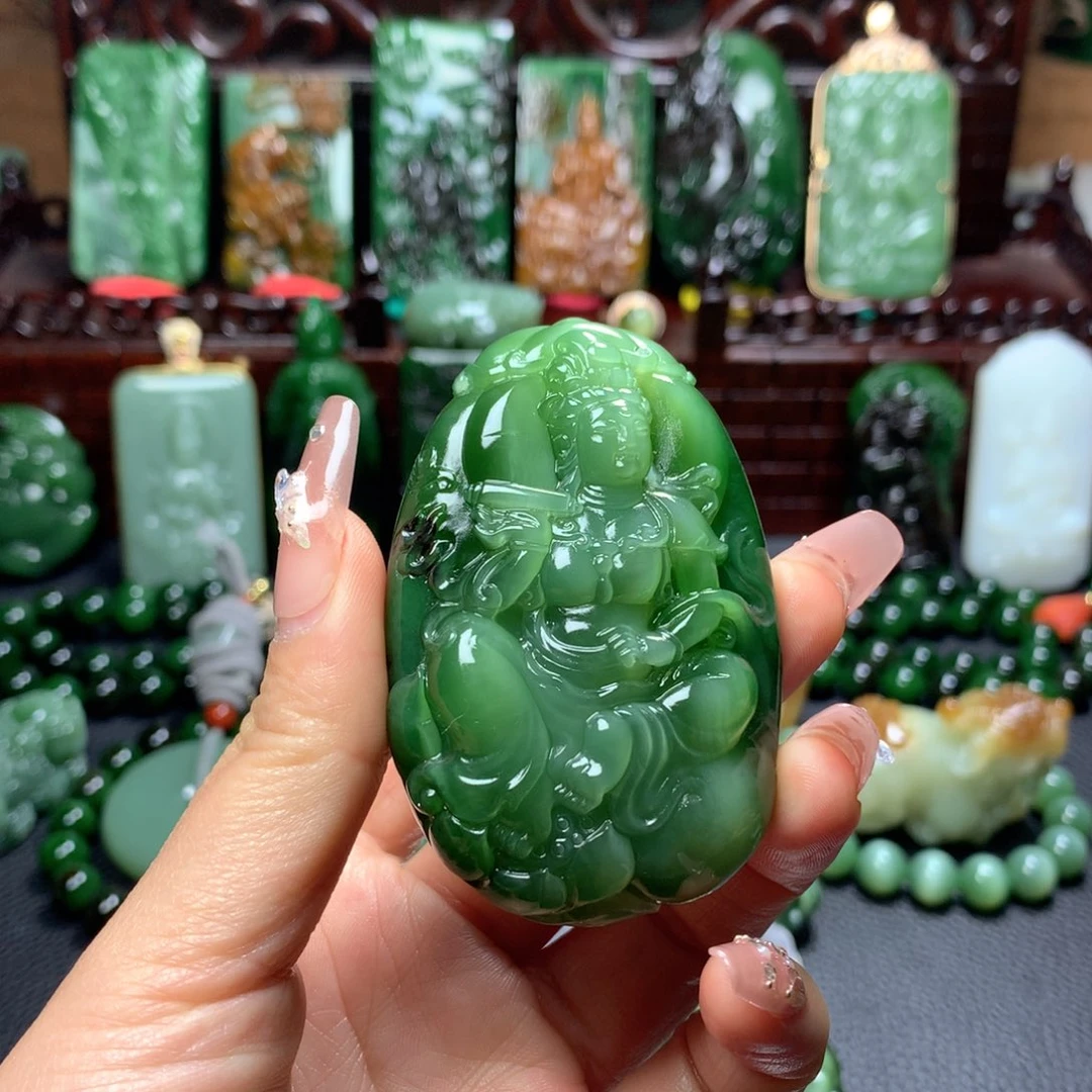 和田玉挂件未镶嵌龍**?