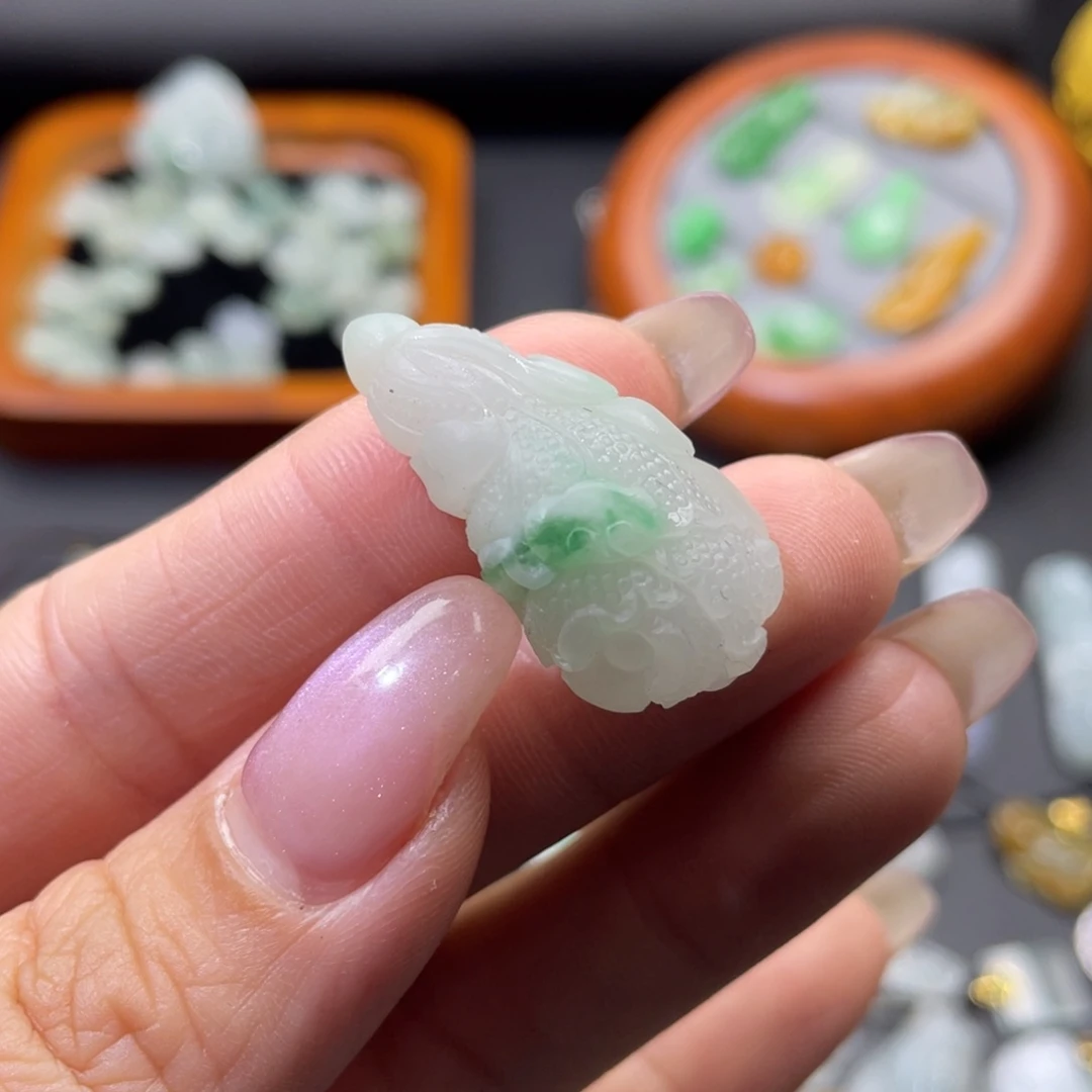 颈饰未镶嵌翡翠吊坠