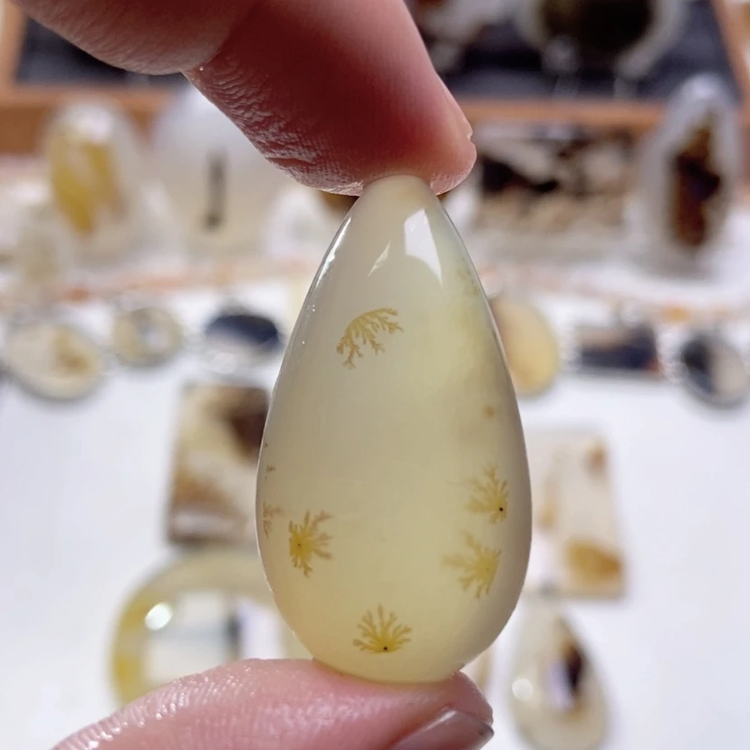 【闪购商品】玛瑙/玉髓颈饰未镶嵌