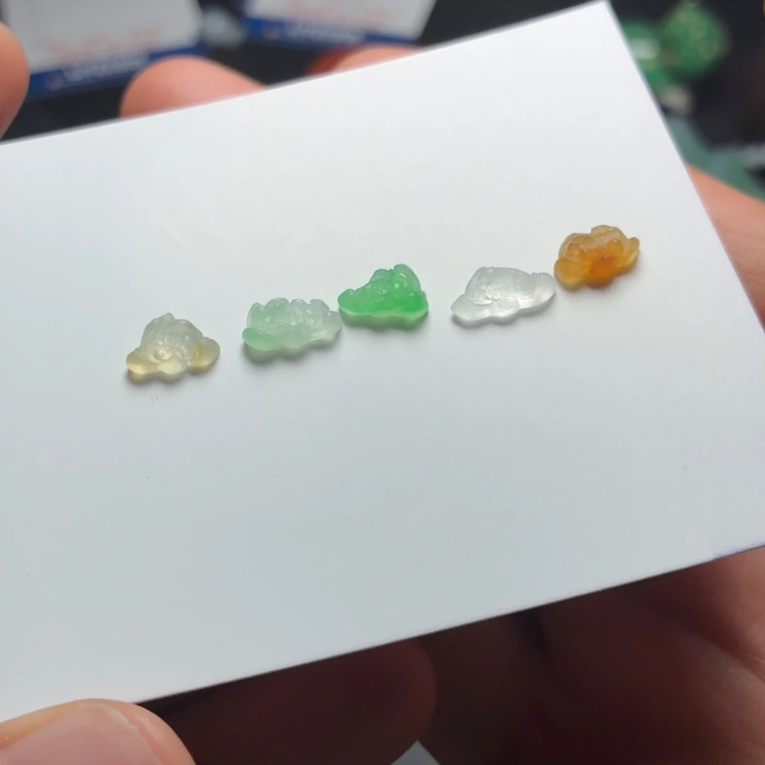 定制翡翠未镶嵌莲花
