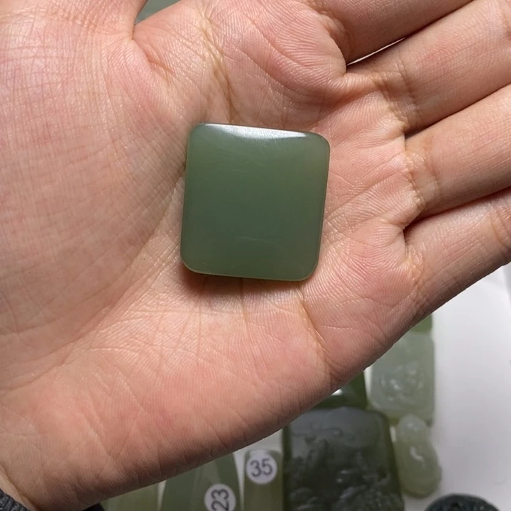 和田玉未镶嵌颈饰淡*