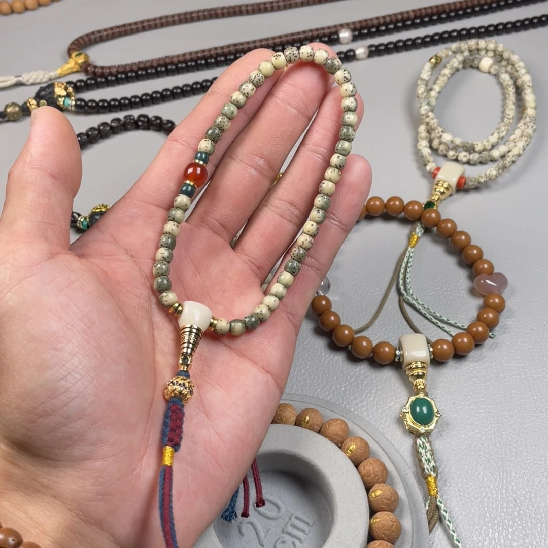 星月菩提吊坠。。。。。。。。。。。。。