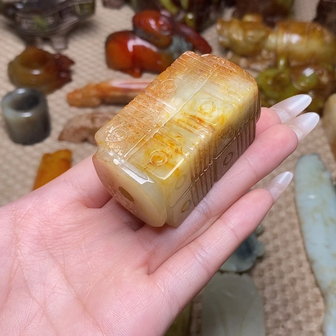 未镶嵌蛇纹石玉颈饰
