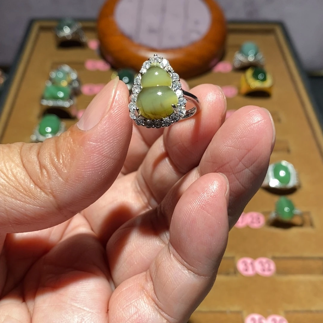 和田玉未镶嵌戒指