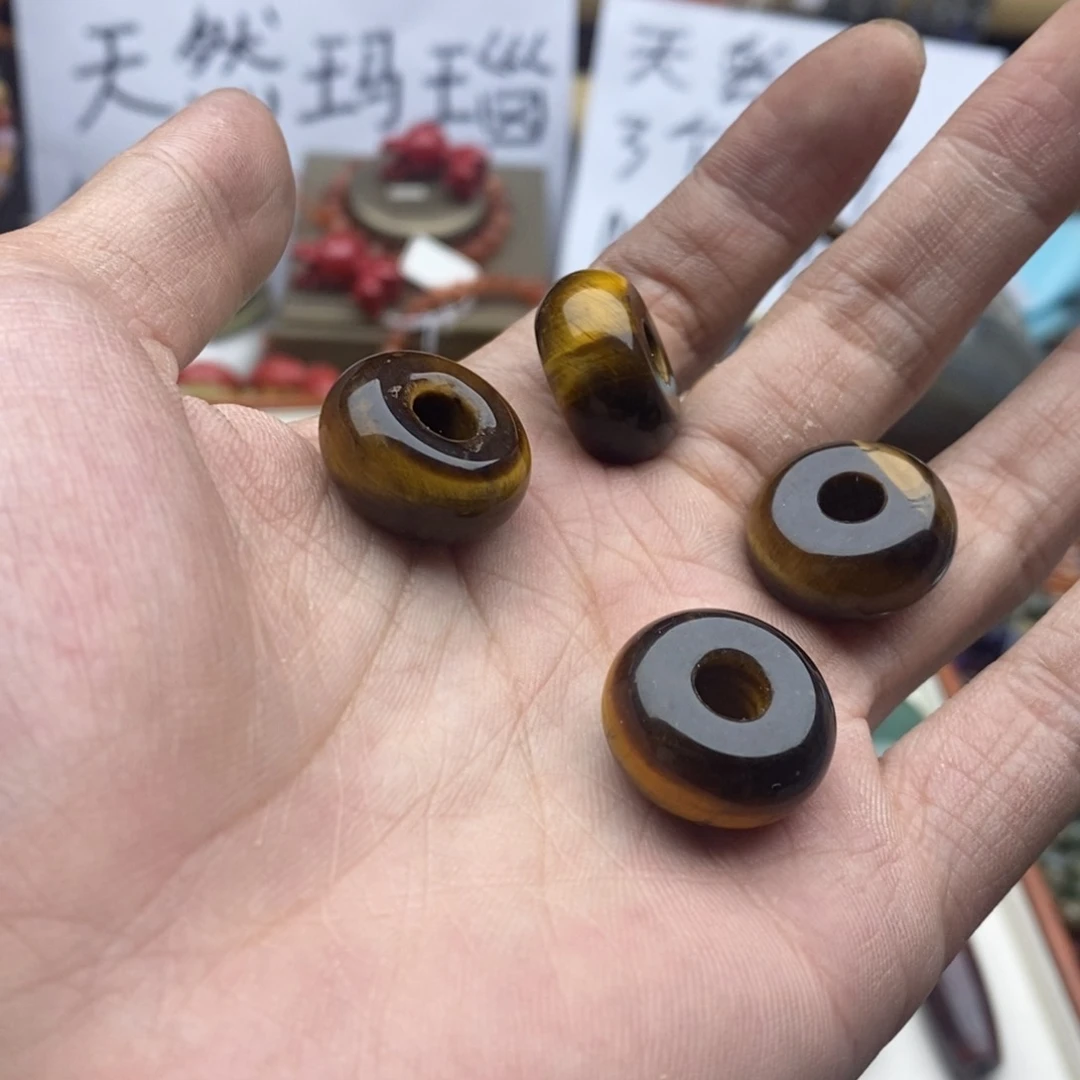 玛瑙/玉髓未镶嵌珠宝半成品三个天然黄虎石甜甜圈10×20