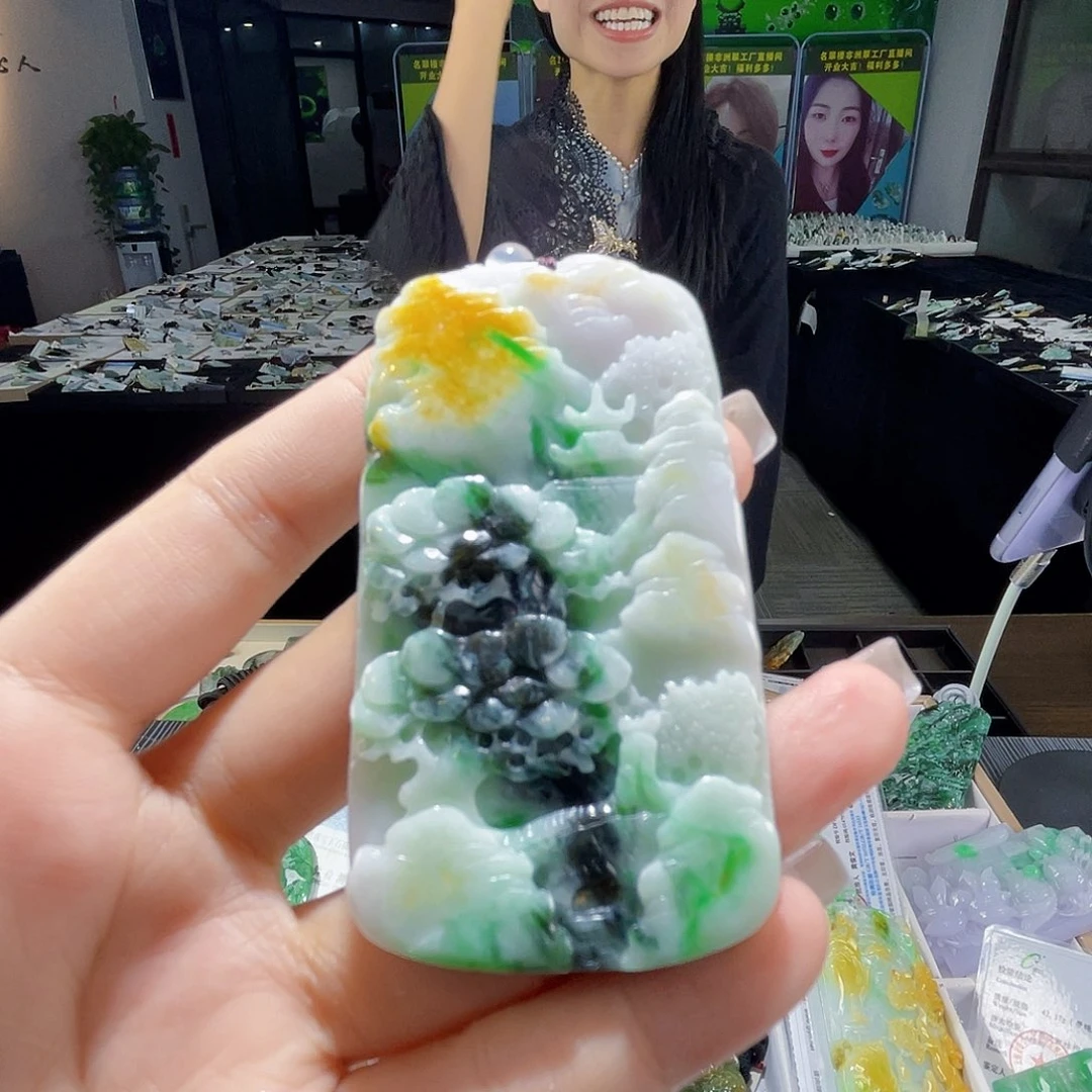 颈饰未镶嵌翡翠一个