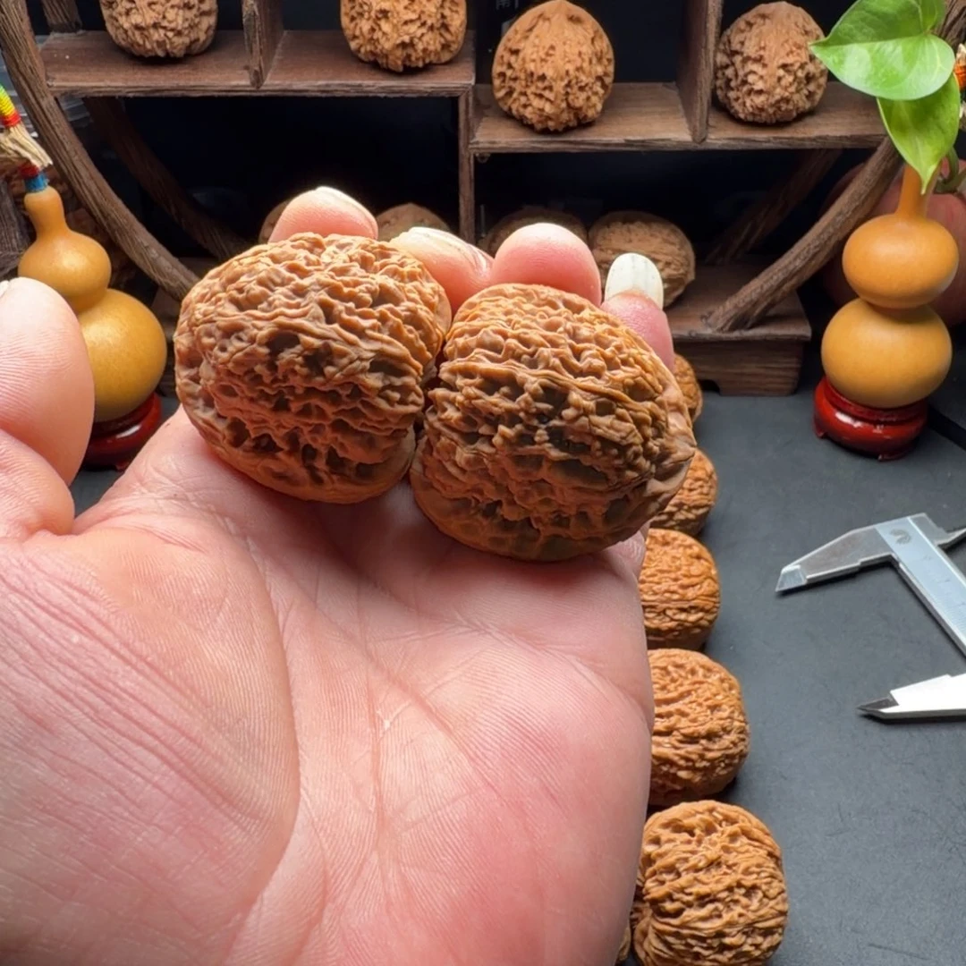 把件文玩核桃南疆石拉丝纹尺寸41