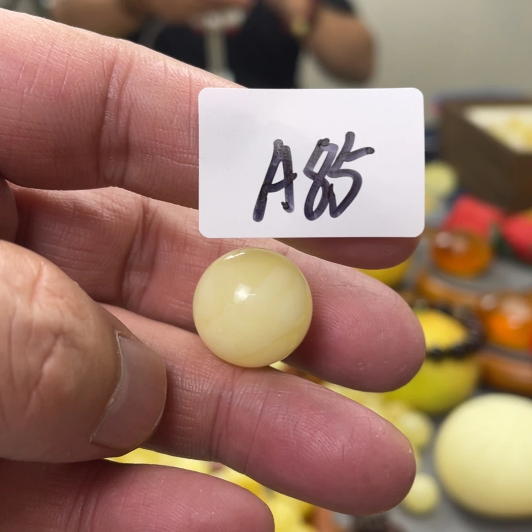 手链琥珀未镶嵌多样性发，发其中一件