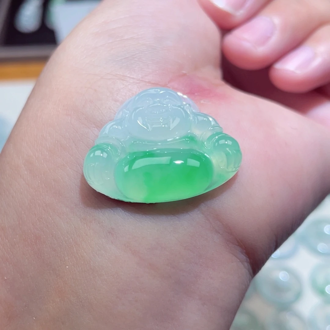 颈饰未镶嵌翡翠佛公