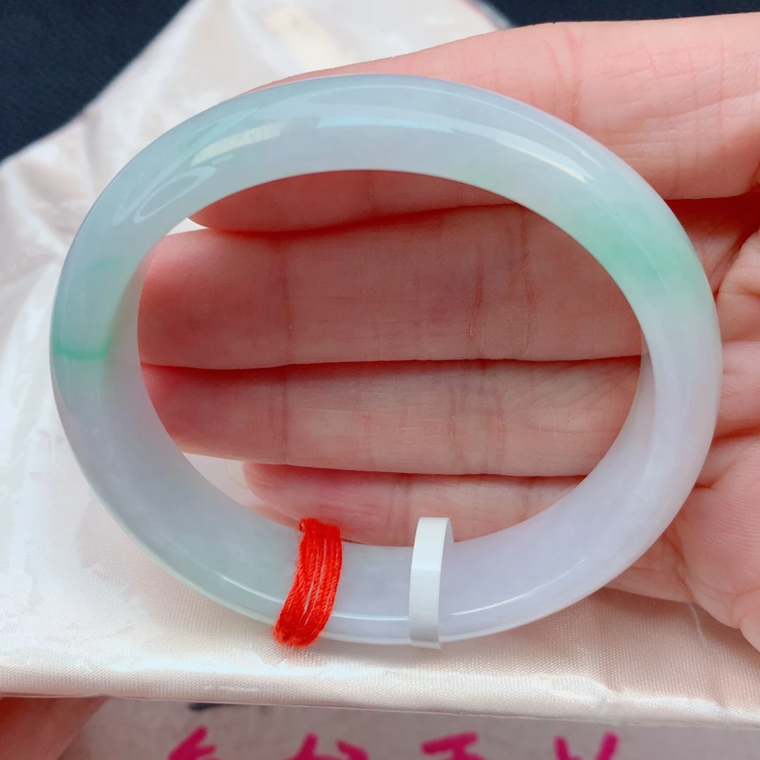 翡翠未镶嵌手镯54贵妃 白底青轮胎镯
