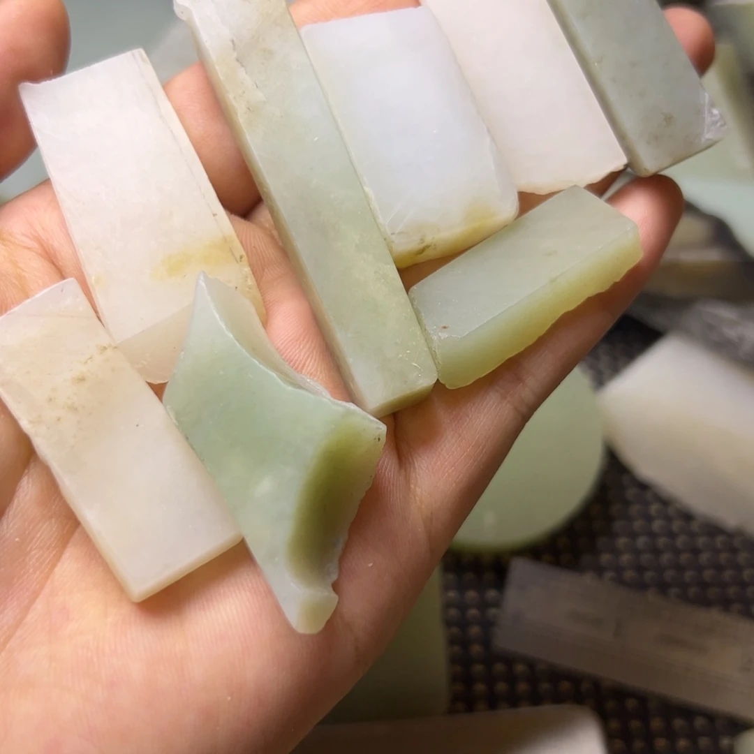 和田玉未镶嵌项链