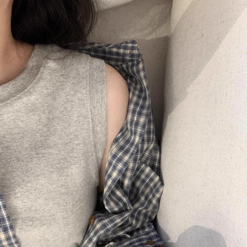 涵蝶妮时尚设计感圆领轻薄柔软背心女夏季内搭外穿灰色无袖t恤