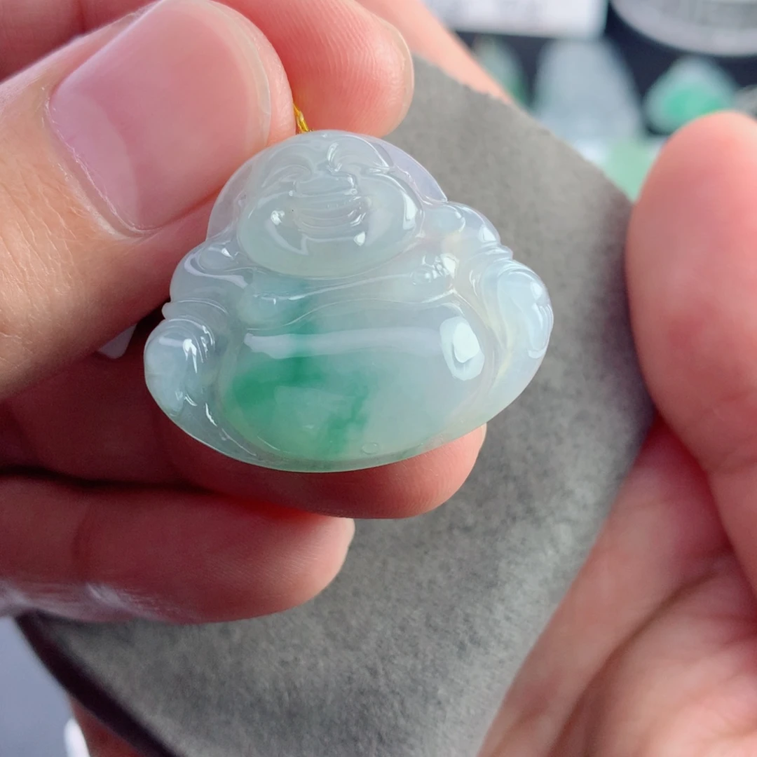 颈饰未镶嵌翡翠阳绿佛