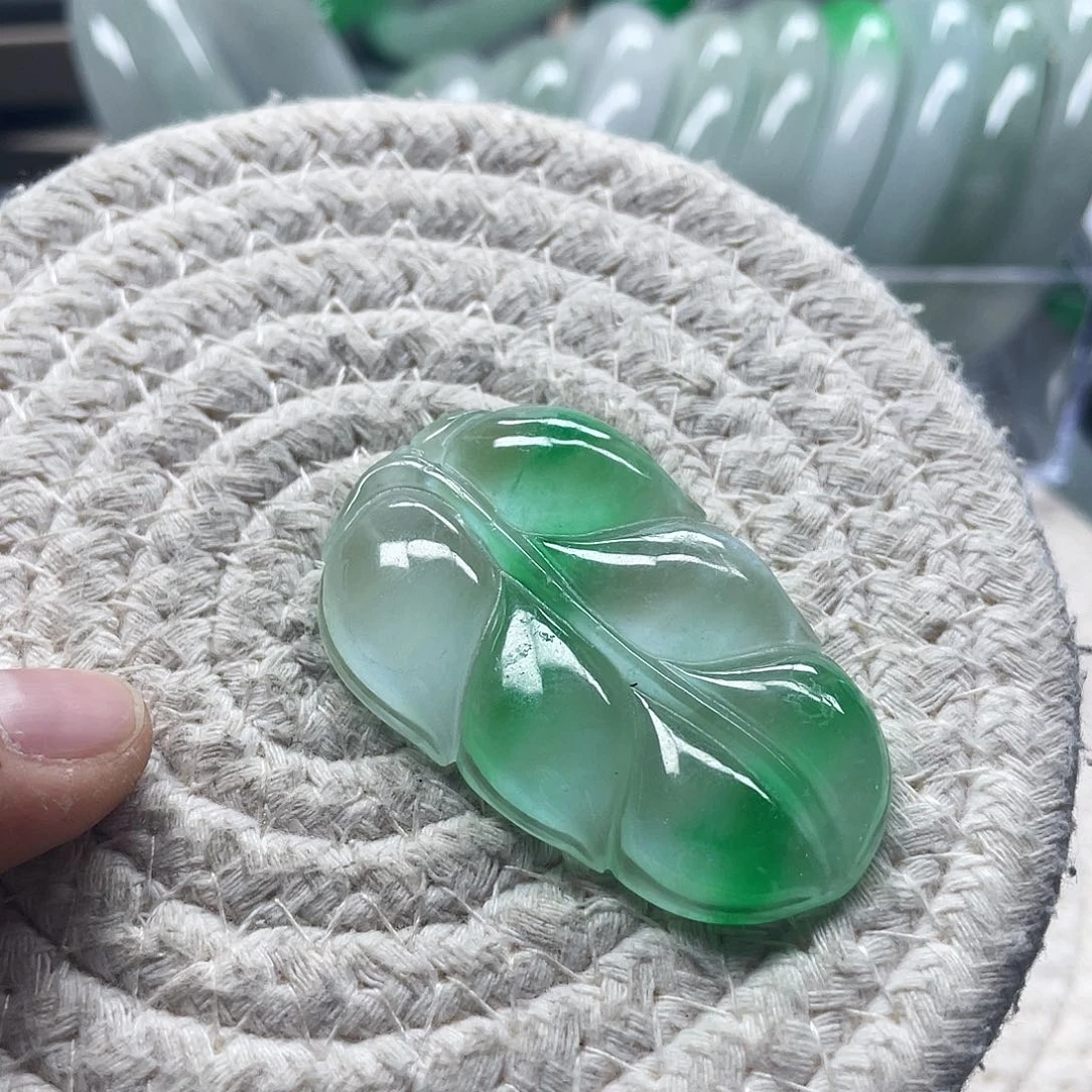 翡翠未镶嵌颈饰翡翠吊坠