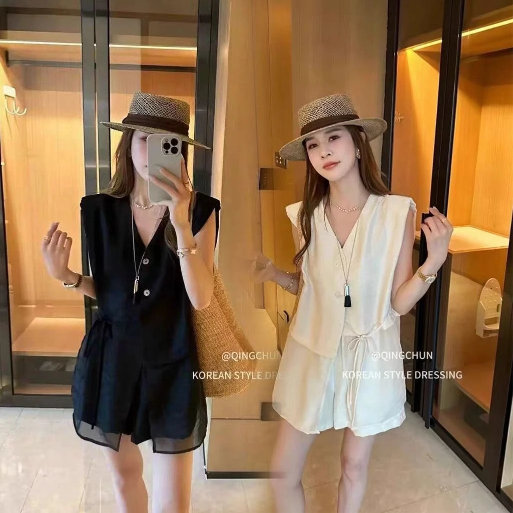 气质V领系带套装女网纱拼接无袖上衣短裤两件套夏季老钱风简约款