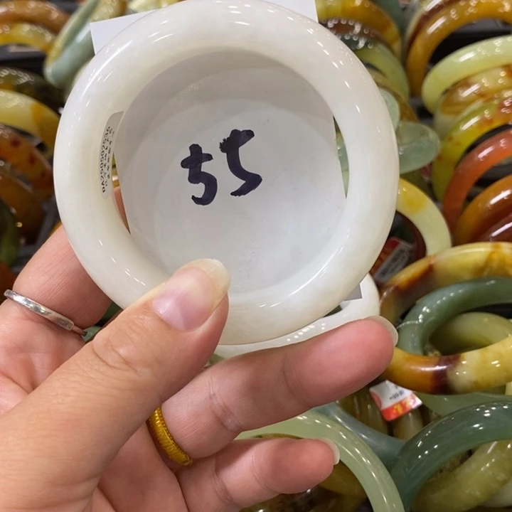 透闪石-蛇纹石玉未镶嵌手镯蓉*蓉