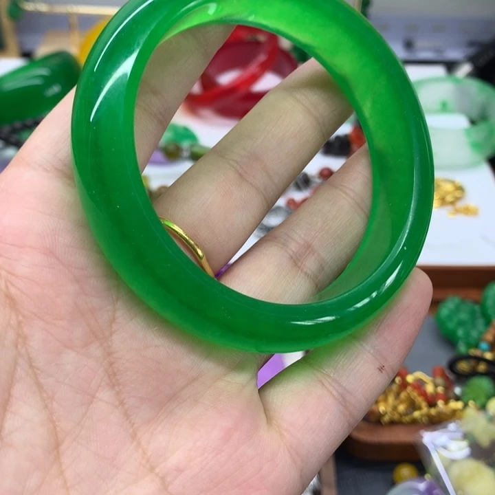 颈饰未镶嵌翡翠吊坠