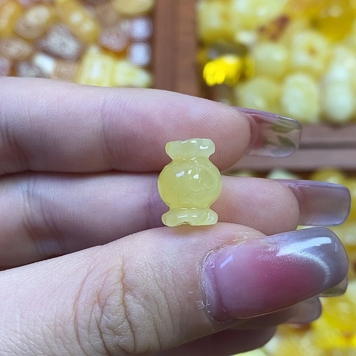 橄榄核吊坠小糖果