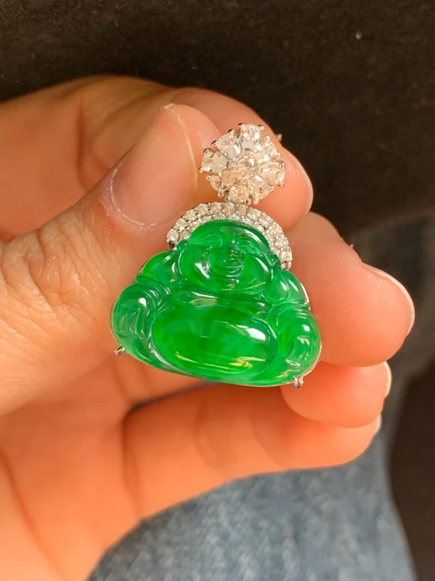 自然光天然翡翠S925银镶嵌辣阳绿色佛公吊坠尺寸:27.4*22.8*6.9