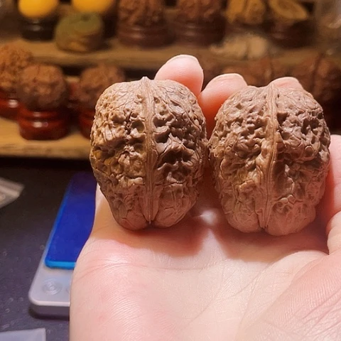 文玩核桃把件龙鳞佛手地闷36