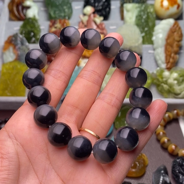 鹏***能蛇纹石玉未镶嵌颈饰