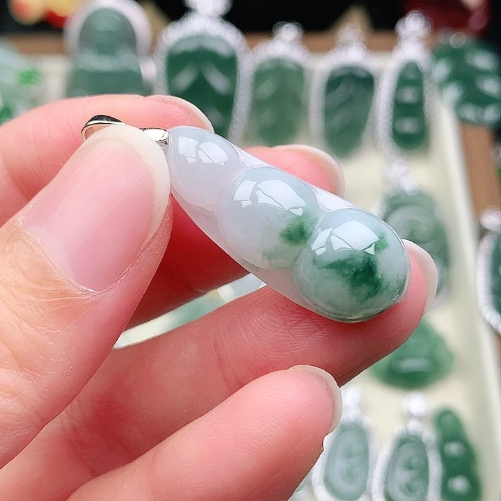 颈饰未镶嵌翡翠吊坠