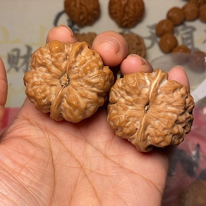 很***爱文玩核桃把件蛤蟆头