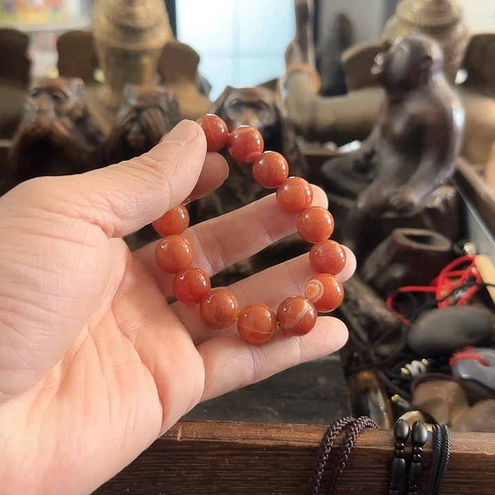 石英质玉颈饰合金