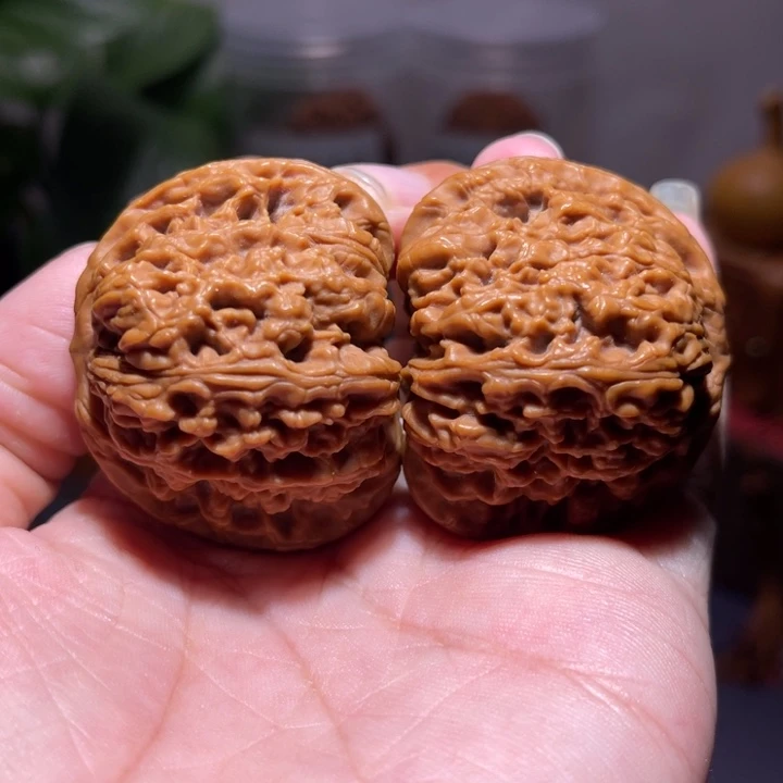 桃核吊坠                   43尺g