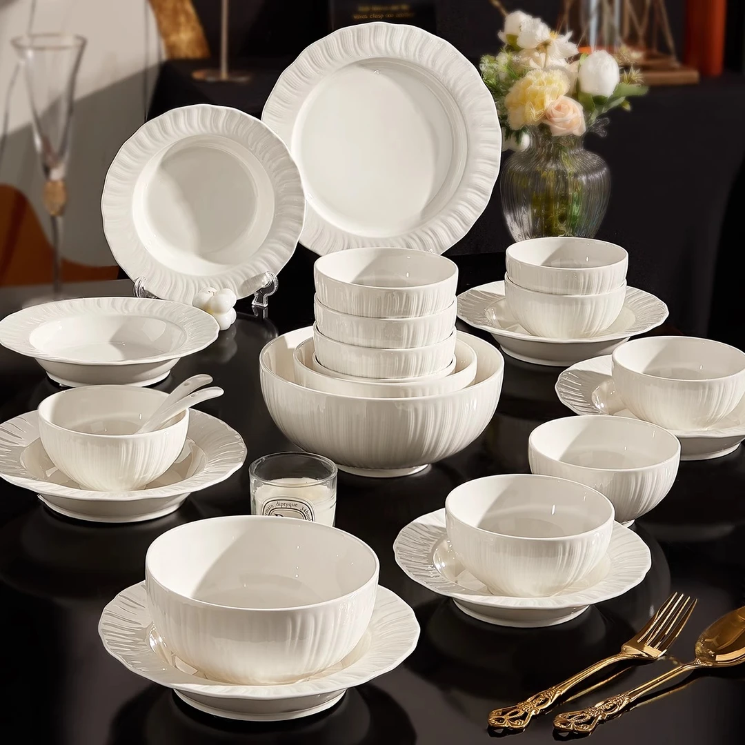 78件素雅花瓣陶瓷餐具套装乔迁之喜家用新居碗盘碗筷套家庭用简约