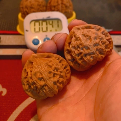 不***心文玩核桃把件宫灯