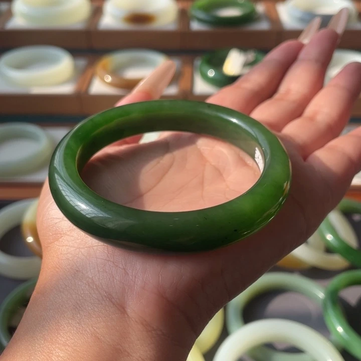 未镶嵌手镯和田玉小*喜