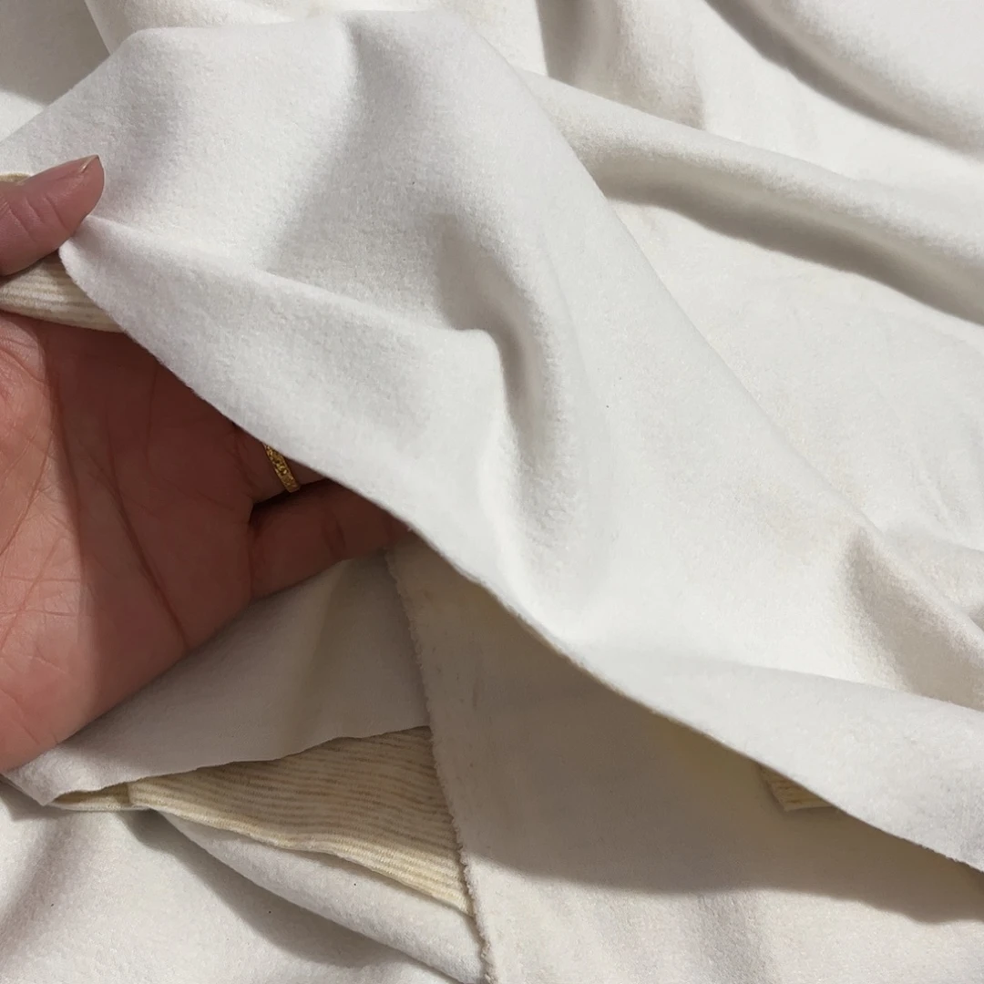 白色德容打底衫1.8×2米长